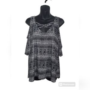 $10 GUILTY Black & White Abstract Patterned Print Cold Shoulder Blouse Sz XL